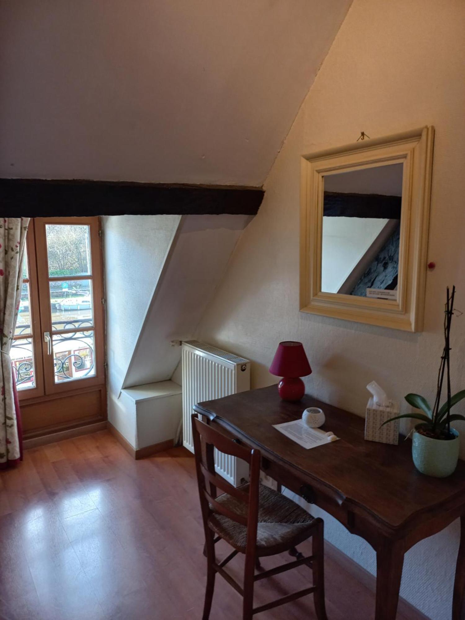 Bed and Breakfast Le Poisson Ivre Dinan Exterior foto